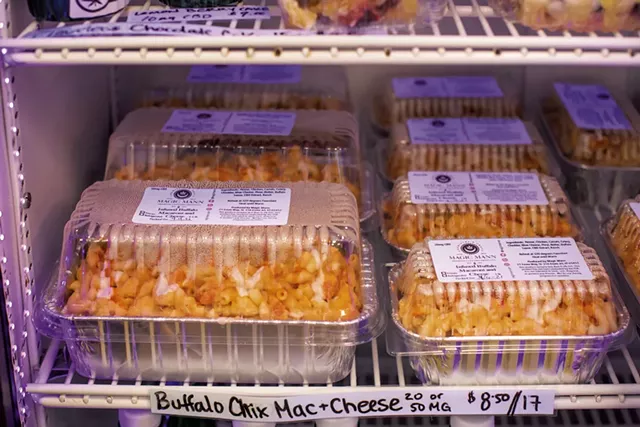 Buffalo Chix Mac + CheesLuke Awtry - LUKE AWTRY