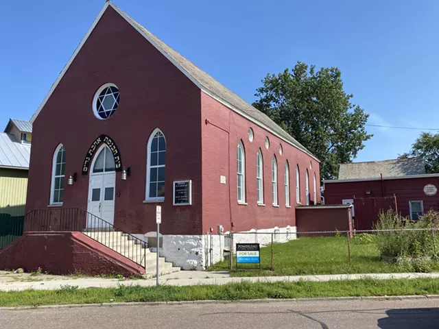 The synagogue - MATTHEW ROY ©️ SEVEN DAYS