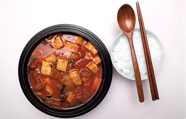 Food for Talk - © RON RAPP | DREAMSTIME