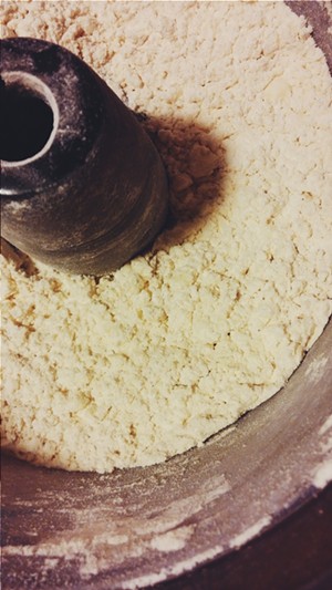 Butter and flour crumbs - ERINN SIMON
