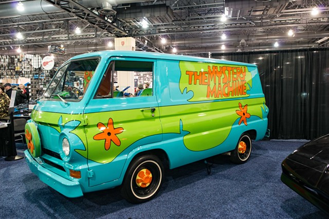 The Scooby-Doo crew's Mystery Machine - CHRIS KELLEHER | DREAMSTIME.COM