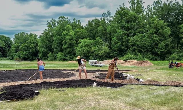 From left: Amber Arnold, naomi doe moody and Kyana Ferro - JUANCARLOS GONZALEZ