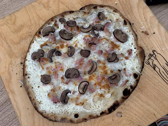 Tarte flambée with mushrooms - MELISSA PASANEN