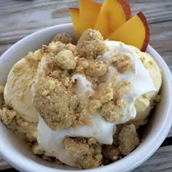 Peach ice cream - SUZANNE PODHAIZER
