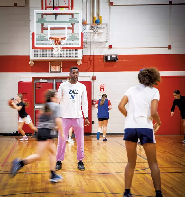 BJ Robertson coaching at Blueprint Basketball - CAT CUTILLO