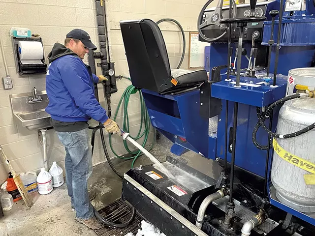 René Kaczka-Vallière rinsing off a Zamboni - KEN PICARD ©️ SEVEN DAYS
