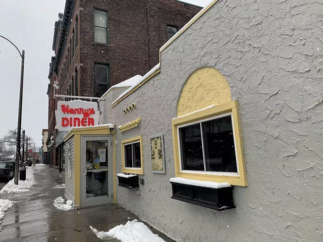 Henry's Diner - MELISSA PASANEN