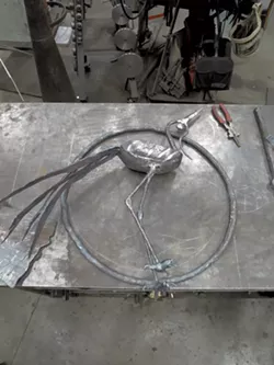 Wrought-iron crane - MATTHEW THORSEN
