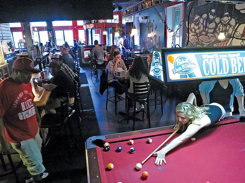 Manhattan Pizza & Pub - MATTHEW THORSEN