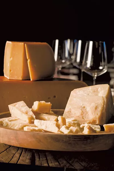 Gouda L'amuse (top) and Parmigiano Cravero - OLIVER PARINI