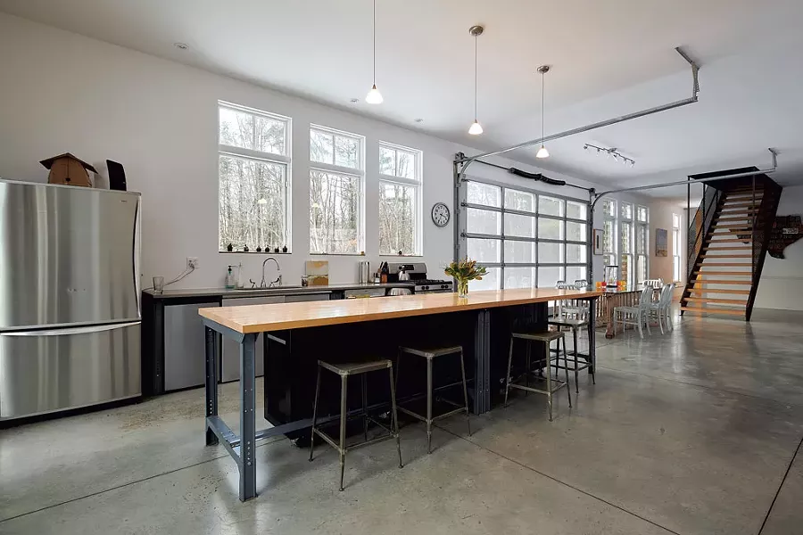 THE KITCHEN ISLAND