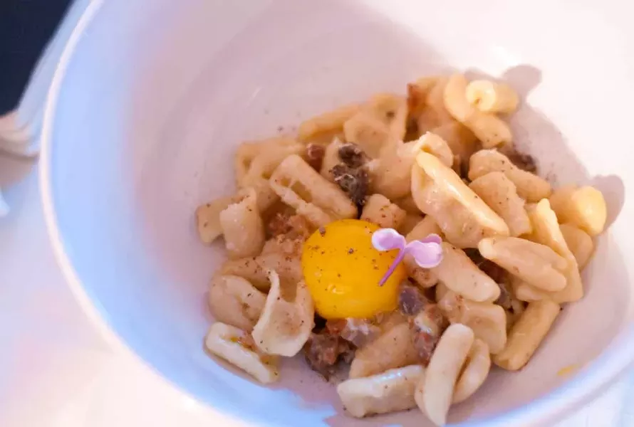 Pasta carbonara - HANNAH PALMER EGAN