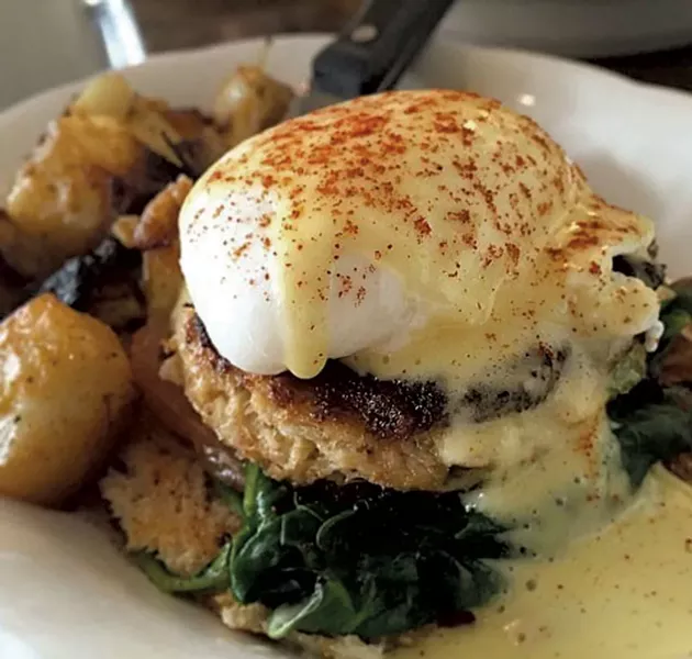 Crab cake Benedict - COURTESY OF SNEAKERS