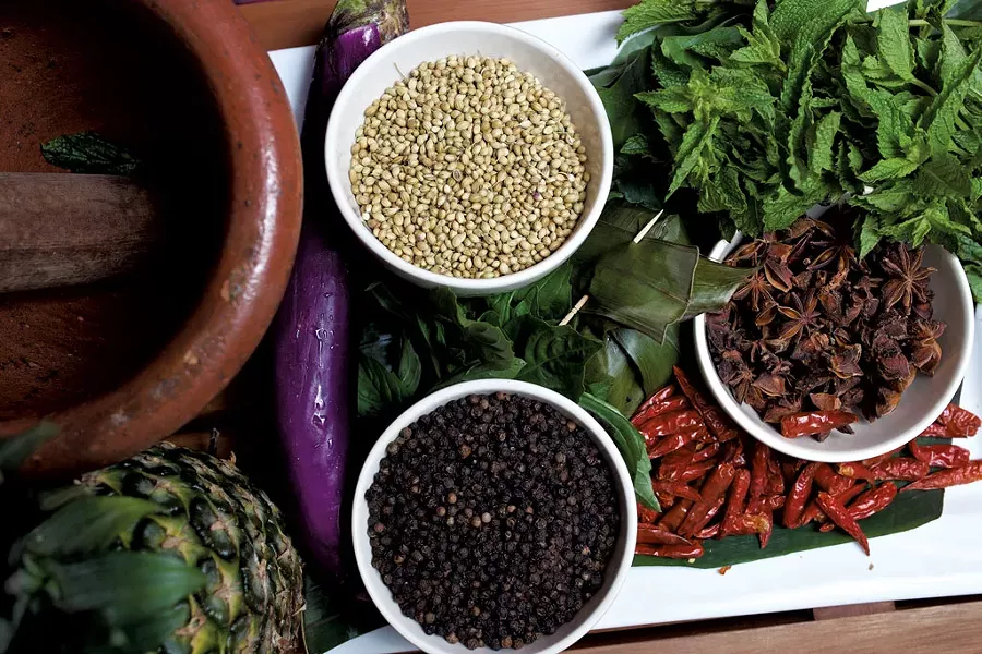 Spices and ingredients - BEN DEFLORIO
