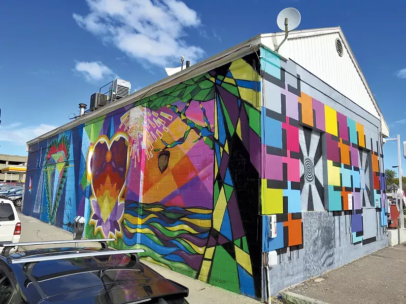 Simon's Downtown Mobil - MATTHEW THORSEN