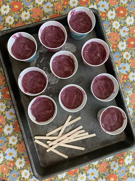 Popsicles in process - MELISSA PASANEN ©️ SEVEN DAYS
