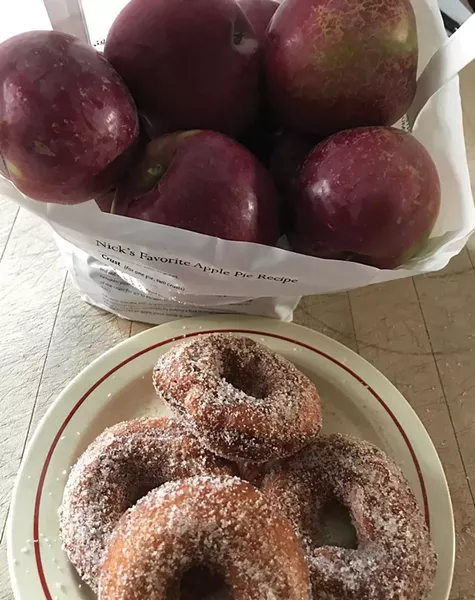 Apples and cider doughnuts from Shelburne Orchards - SALLY POLLAK ©️ SEVEN DAYS