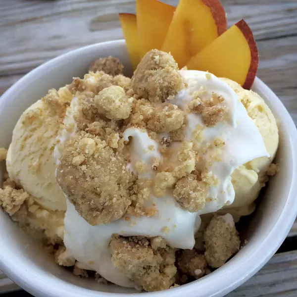Peach ice cream - SUZANNE PODHAIZER