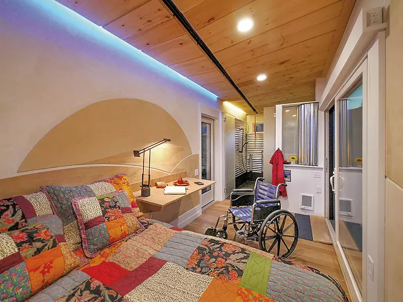 WheelPad bedroom - CAROLYN BATES PHOTOGRAPHY