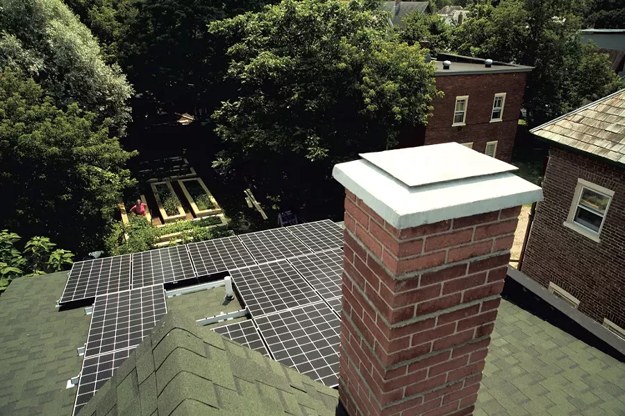Sky Yardley and Jane Dwinell's rooftop solar array - MATTHEW THORSEN