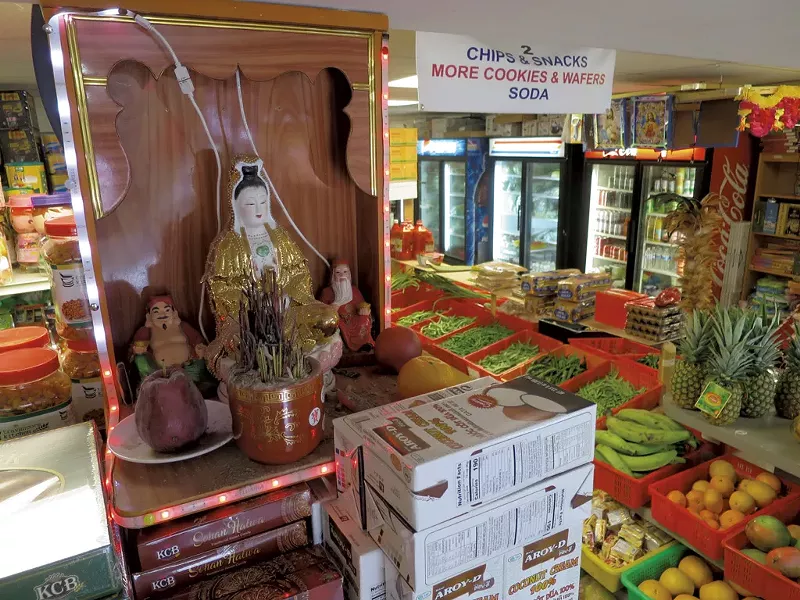 Produce at the market - MATTHEW THORSEN