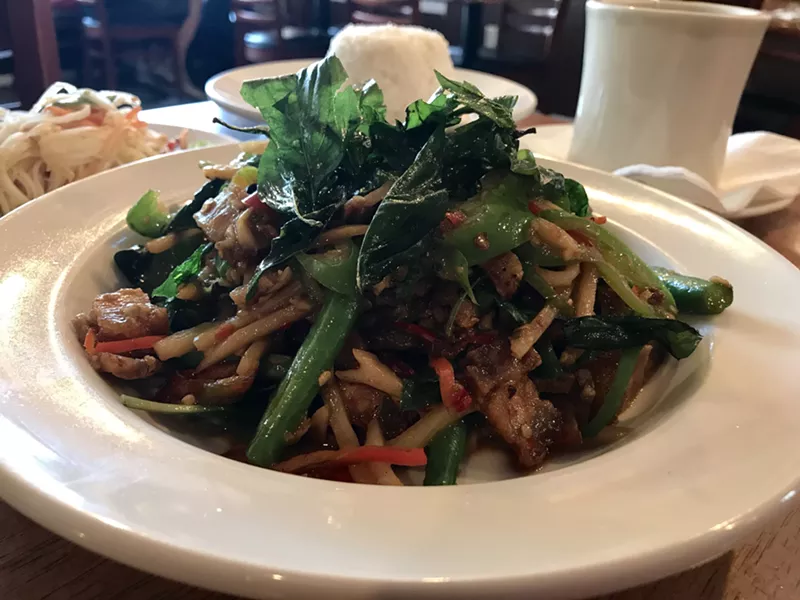 Pad Krapow Moo Grob - SUZANNE PODHAIZER