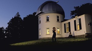 Dancer/choreographer Emily Coates (standing) and astronomer Elisabeth Newton leading a Big Move event in 2021