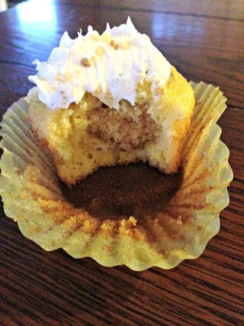 cinnamonrollcupcake.JPG
