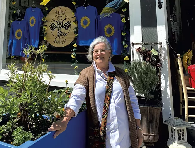 A Secondhand Shop in Richmond Sells Donated Items to Support Ukraine - Vimarsana News