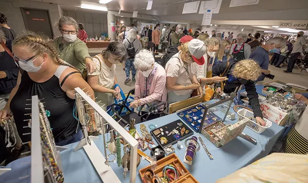 Popular Wake Robin Tag Sale Returns After Three-Year Hiatus - Vimarsana News