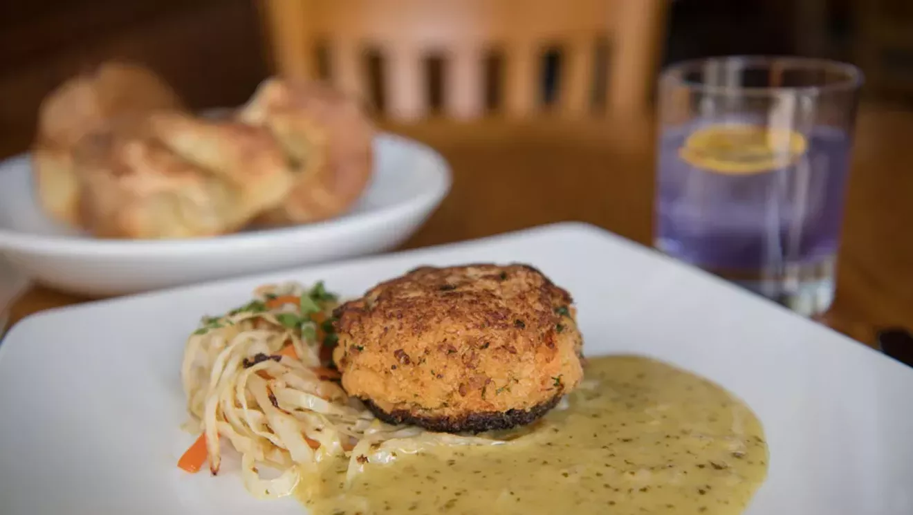 One Dish: Relishing the Crab Cake at Pauline's Café in South Burlington - Vimarsana News