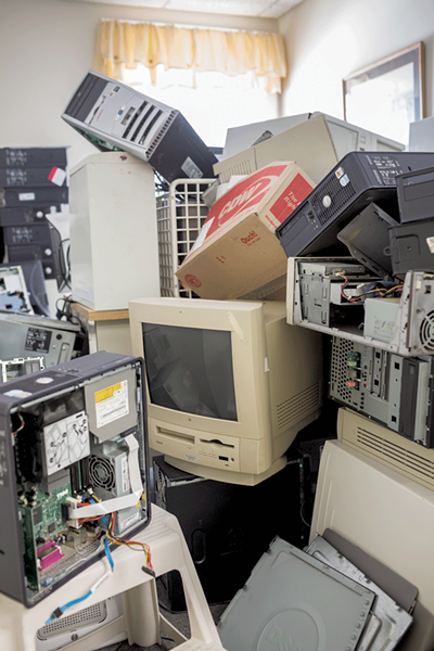 Unused computers - OLIVER PARINI