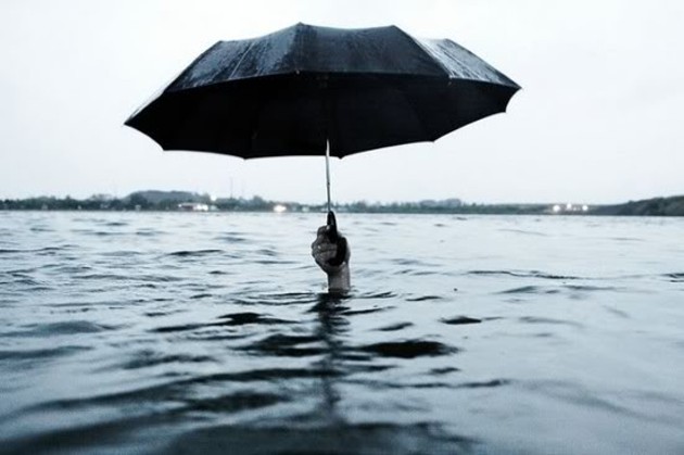 umbrella-umbrella-picked-mmmmm-creative-photography-creative-underwater-rnoci-am.jpg