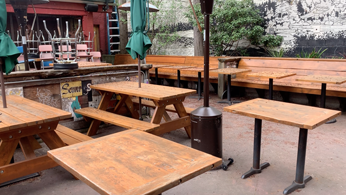 The patio at Lindas right now. The patio at Lindas right now.