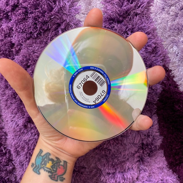 The alien light reflecting off this DVD makes you younger. The alien light reflecting off this DVD makes you younger.