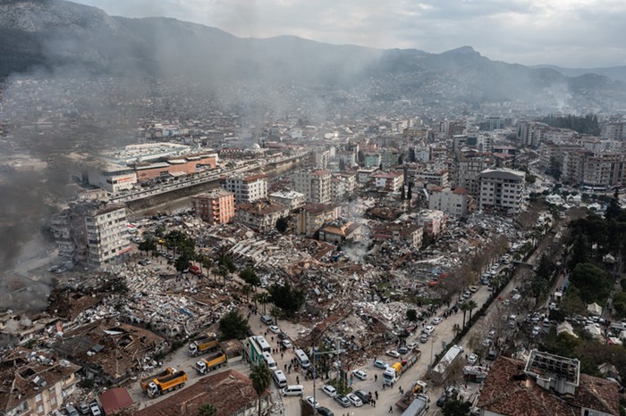 Slog AM: More Than 5,000 Dead Following Quake in Turkey and Syria, Juarez Won’t Seek Reelection, Anti-Vaxxers Are Back on the Menu