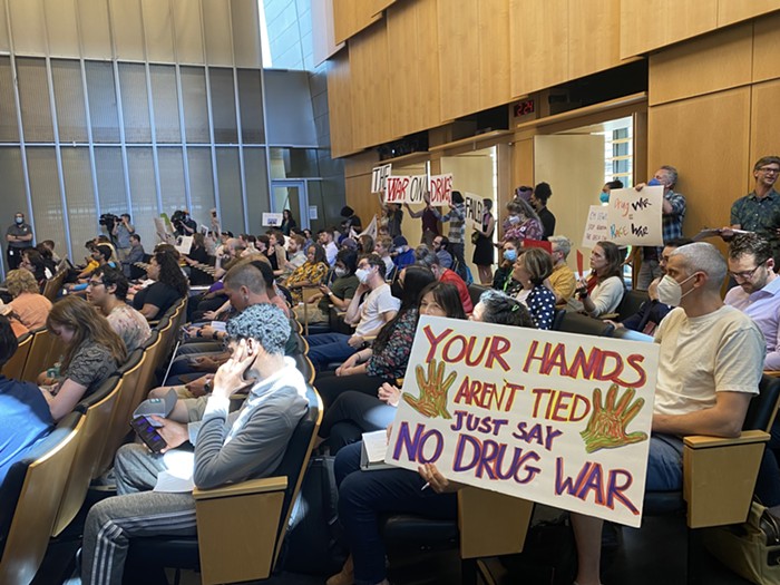 Slog AM: Final Council Vote on Public Drug Use Ban, Trial Begins for Murder of Manuel Ellis, Free Snow Shovels for Seattleites - Vimarsana News