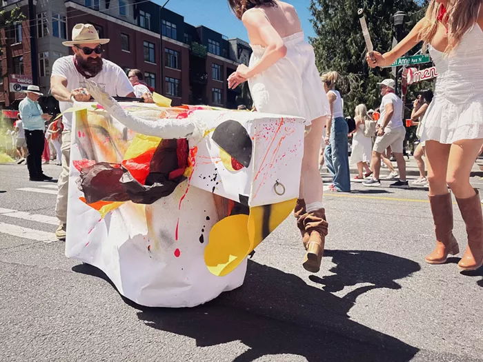 Slog AM: ‘Heat Kink’ Worries on Sound Transit, Seattle’s Proudest Bank Robber, Protests at South Lake Union’s Palantir Office