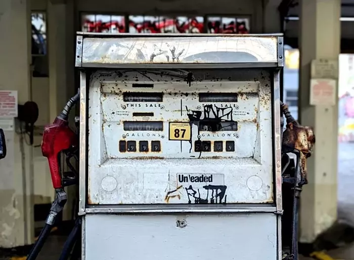 Slog AM: Trump Chooses Oil Over the Constitution, Ferry Service to Kitsap Is Screwed, and the Seattle Times Has a New Blethen in Charge 