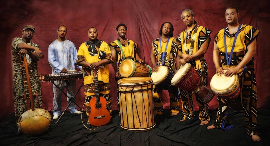 Современная африканская музыка. Африканские музыканты. Музыканты африканцы. Африка музыкант. Африканский оркестр.