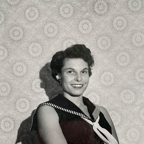 The album cover of "Sides" features an old photograph from 1955 of Alverson's mother, who passed away during the creation of the album.