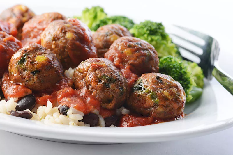 "IKEA’s new veggie balls with tomato and spinach sauce, bulgur and steamed broccoli." - CNW GROUP/IKEA CANADA