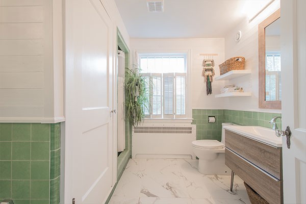 My favourite room: Rebekah Higg's green bathroom (2)