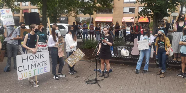 1,000+ young protesters demand climate action marching in downtown Halifax (2)