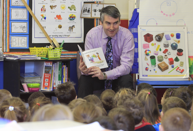 Premier Stephen McNeil reading to students. - VIA THE PREMIER'S FACEBOOK