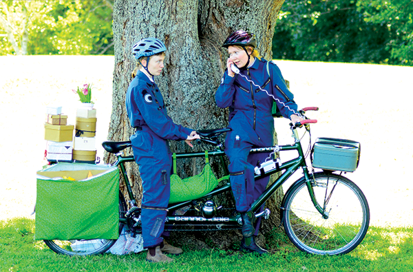 A Tale on Two Wheels is a free outdoor show for very young audiences (18 months to 6 years) delivered to parks and outdoor spaces by tandem bicycle.