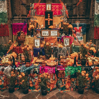 An altar celebrating Día de Los Muertos