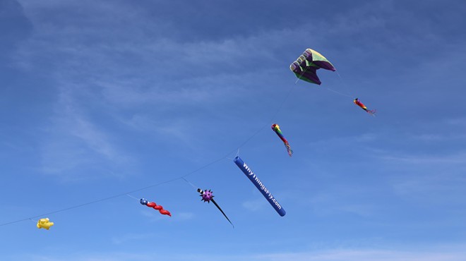 Dazzling the Eye: Bob Ray’s kites pepper the Tucson sky