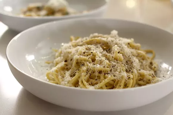 Tyler Fenton of Reilly Craft Pizza Makes Cacio e Pepe for New Menu (VIDEO)