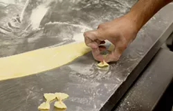 Tyler Fenton of Reilly Craft Pizza Makes Cacio e Pepe for New Menu (VIDEO)